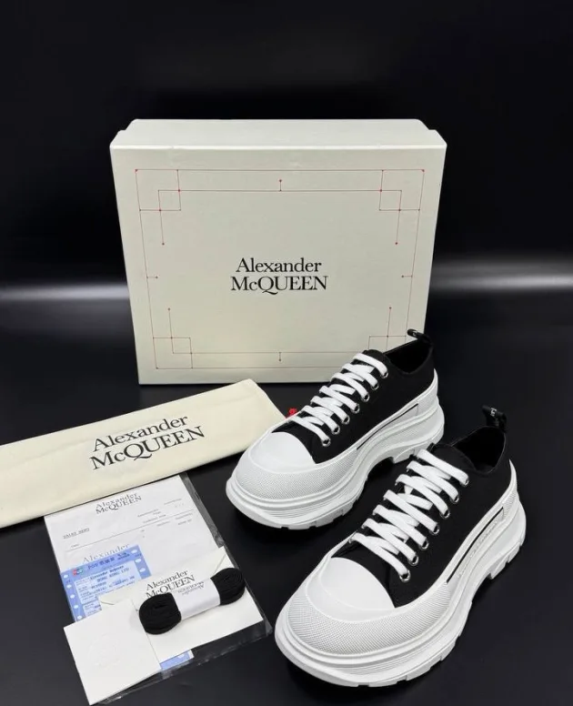 Alexander McQueen Sneakers