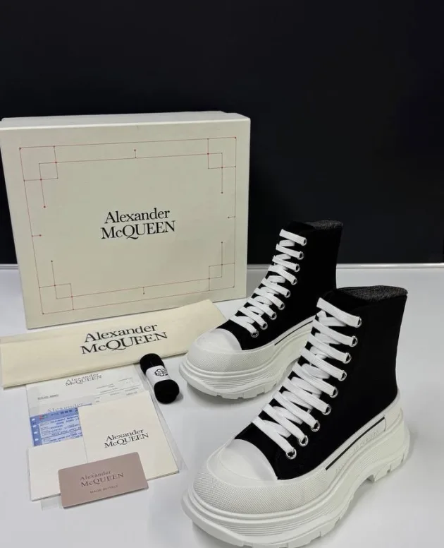 Alexander McQueen Sneakers