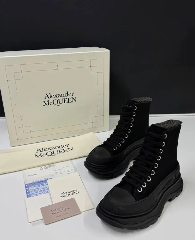 Alexander McQueen Sneakers